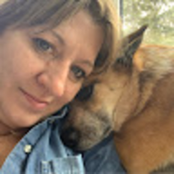Meet your Posher, Jennifer - Picture 1 of 1